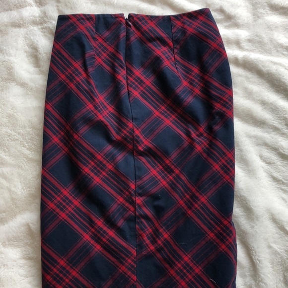 Old Navy Red and Navy Pencil Skirt - Picture 4 of 6